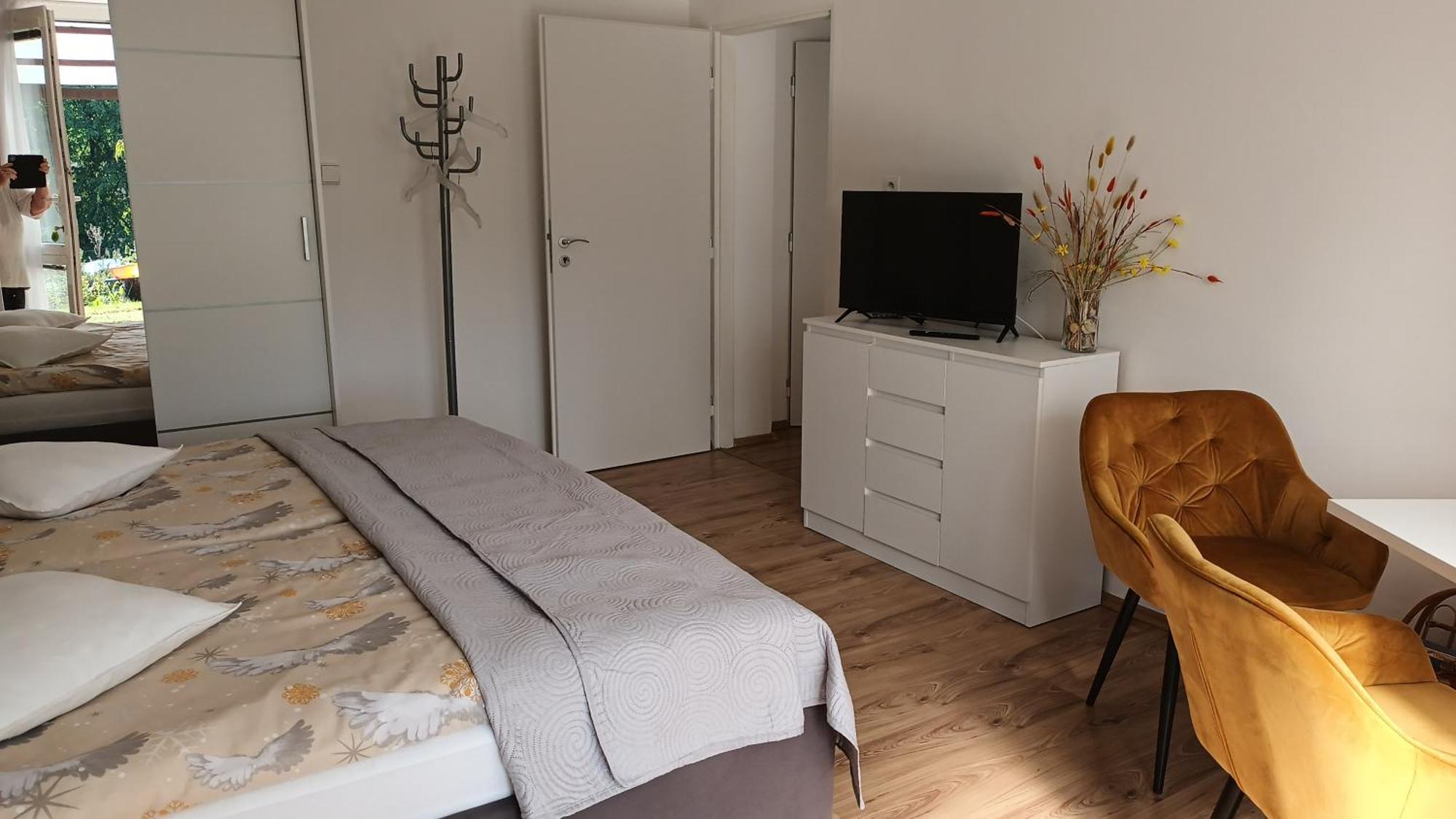 Alena Apartment